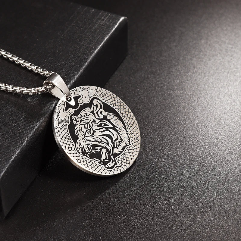 Exquisite charm trendy domineering war horse tiger animal pendant necklace men's hip-hop rock party jewelry gift