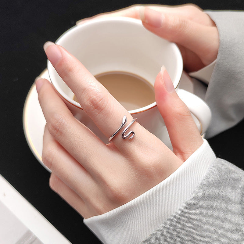 Lovely Snake Shape Open Adjustable Finger Ring for Women Simple Ring Fine Jewelry Girl Gift