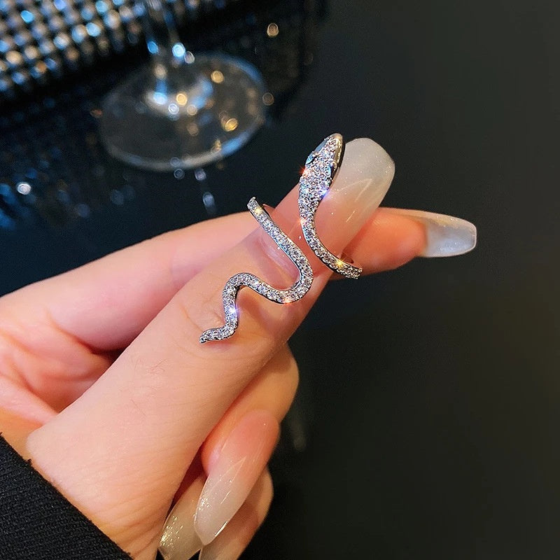 Hot Selling Crystal Snake Shaped Ring Female Cool Style Opening Unique Personality Index Finger Rings for Women Girl Jewelry