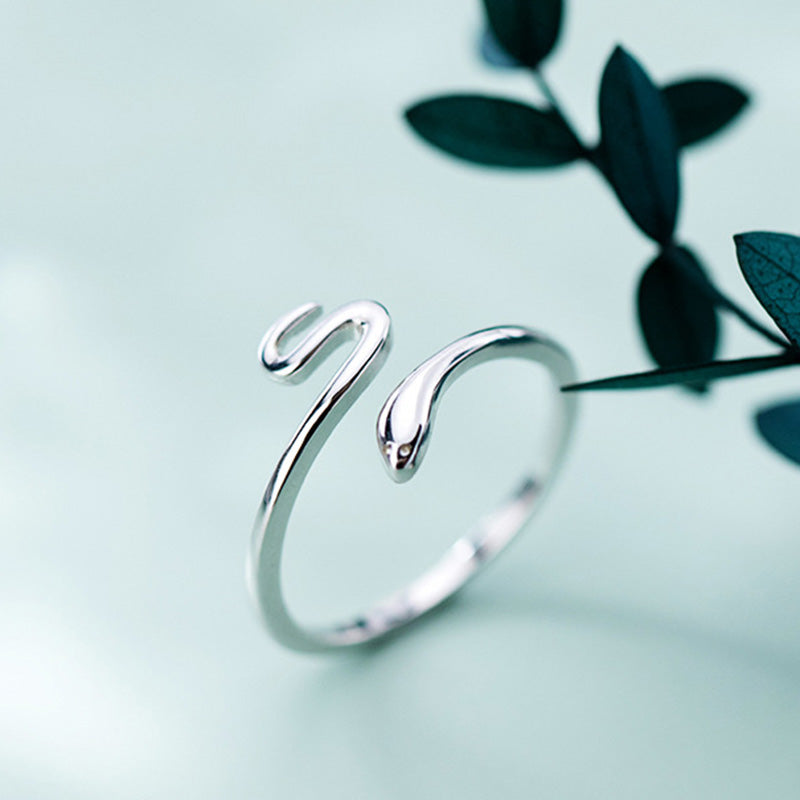 Lovely Snake Shape Open Adjustable Finger Ring for Women Simple Ring Fine Jewelry Girl Gift