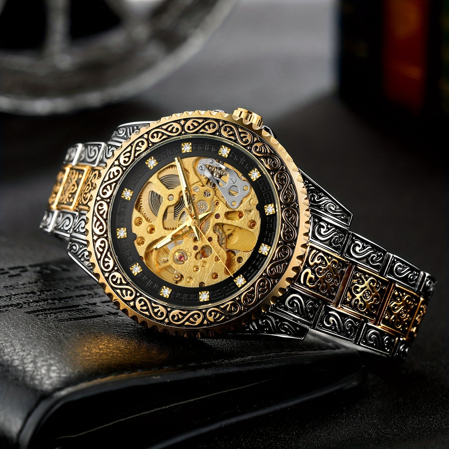 Men's Fashion Carved Golden Mechanical Watch.