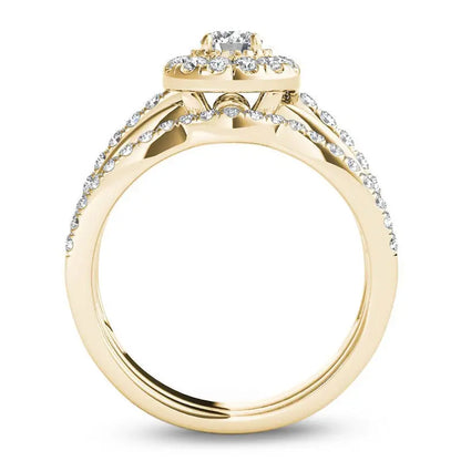 Luxurious 14K gold ring with moissanite.