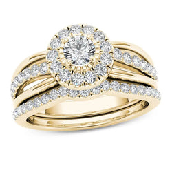 Luxurious 14K gold ring with moissanite.