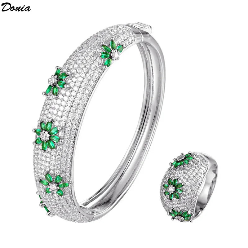 Luxurious zircon bracelet and ring set.