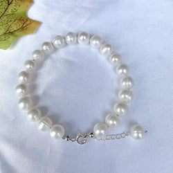 Product Description and Features for 2021 Fashion White Pearl Bracelet