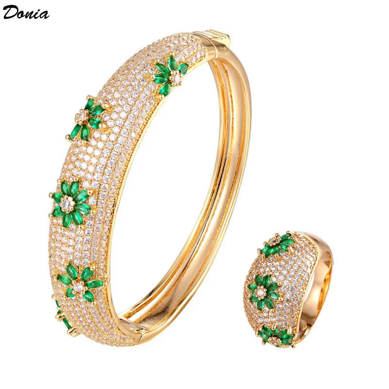 Luxurious zircon bracelet and ring set.