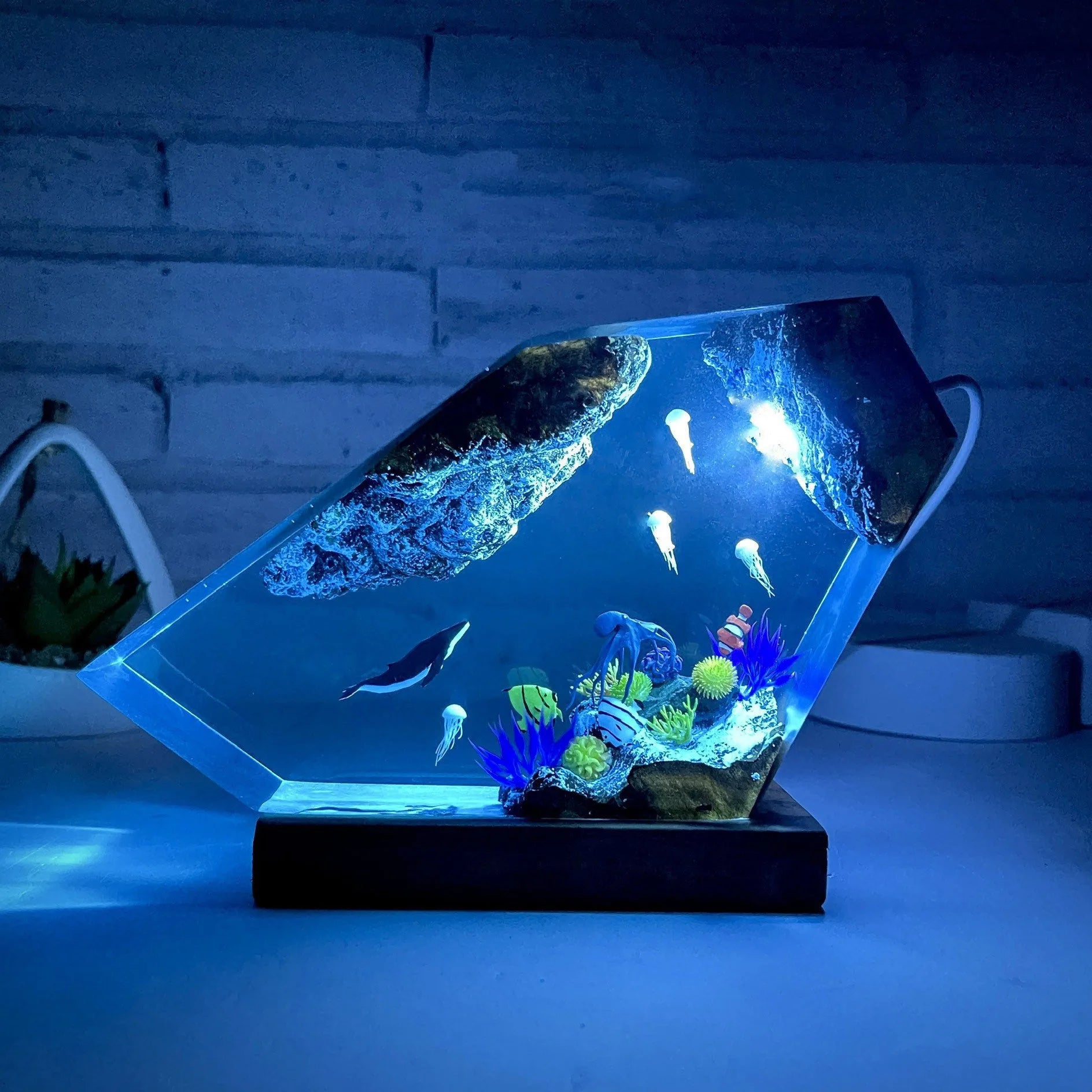 Seabed World Organism Resin Table Light Art Decoration Lamp.