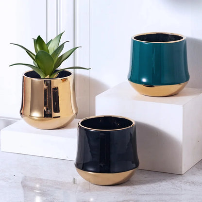 Electroplating Golden Ceramic Flower Pot.