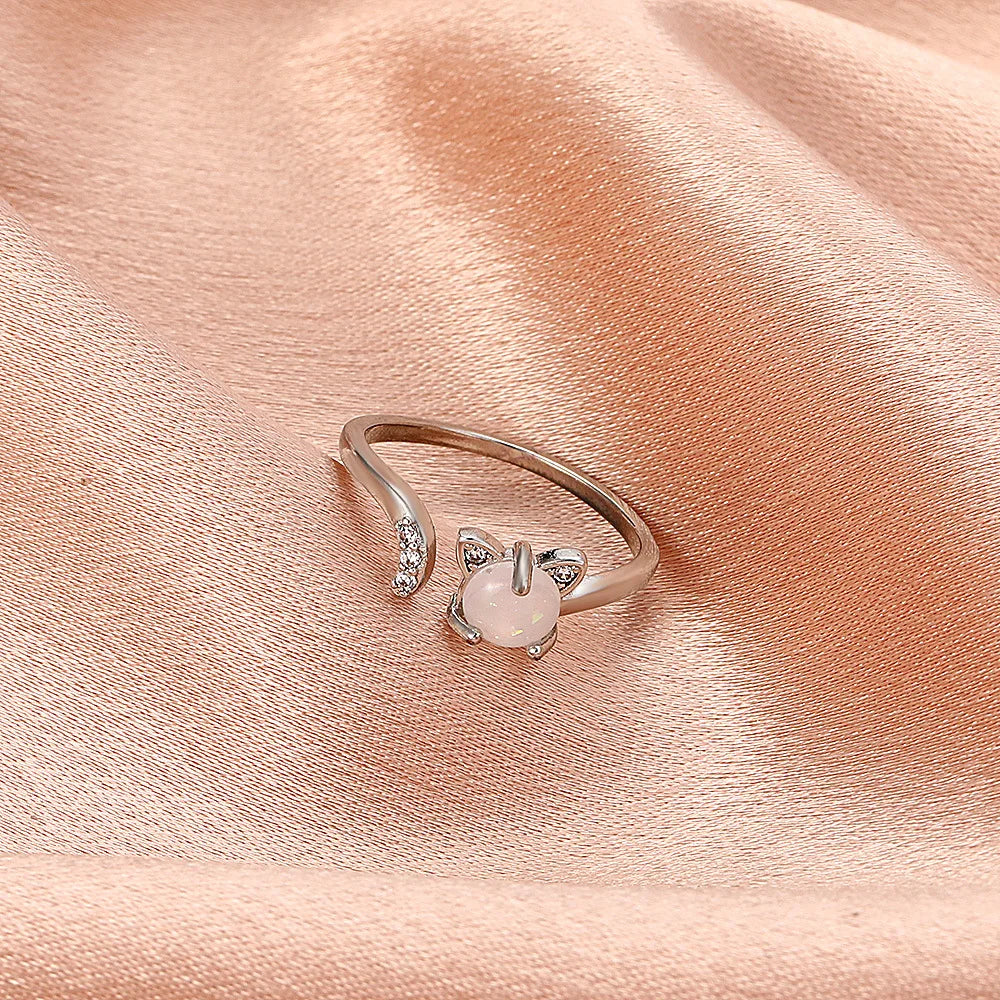 Trendy Cat Rhinestone Rings for Women Fashion.