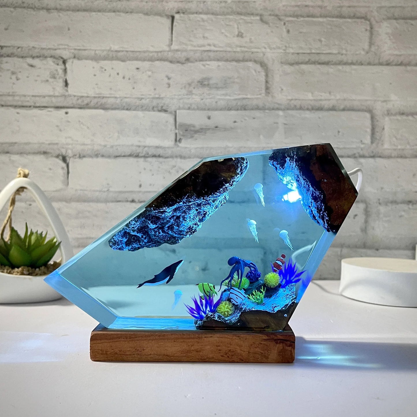 Seabed World Organism Resin Table Light Art Decoration Lamp.