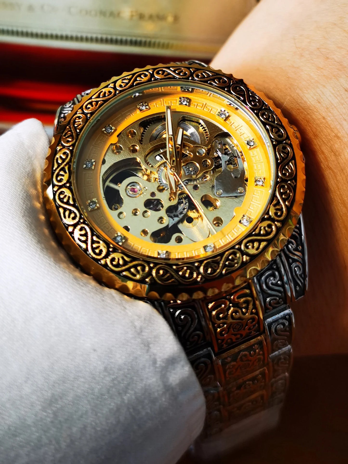 WINNER Vintage Engraved Luxury Mechanical Watch.