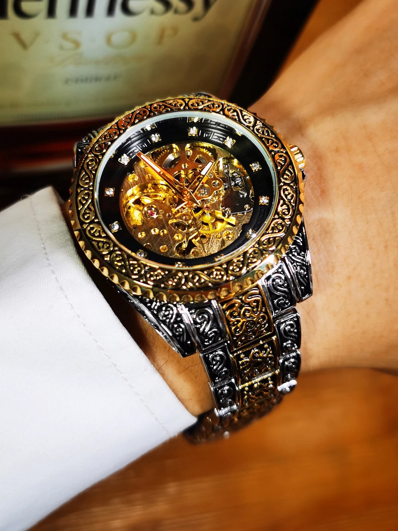 WINNER Vintage Engraved Luxury Mechanical Watch.