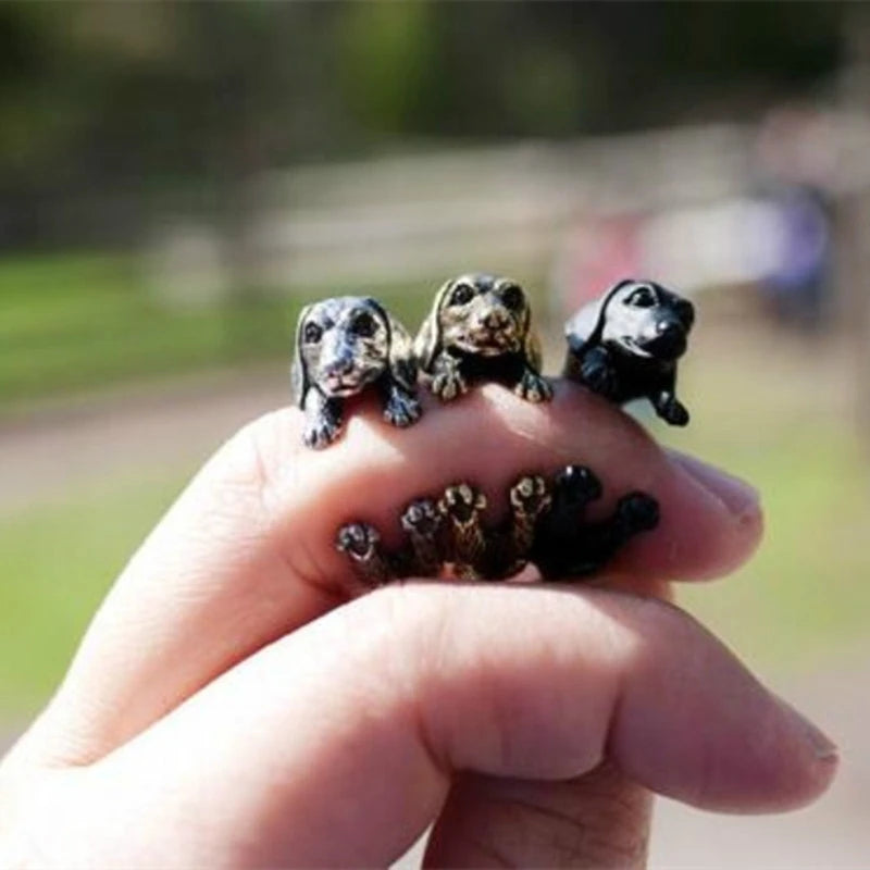 Retro 3D Beagle &amp; German Shepherd Dog Ring.