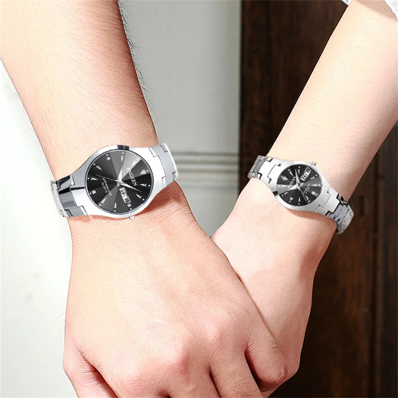 Luxury waterproof couple quartz watch set.