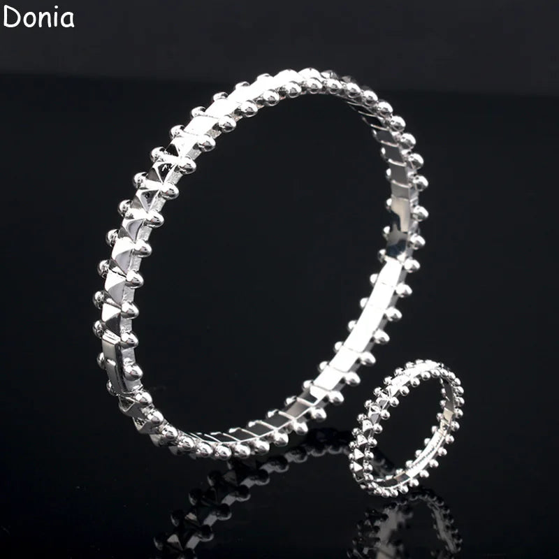 Jewelry European and American fashion glossy titanium.