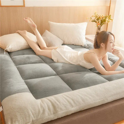 Plush Mattress Topper for Luxurious Sleeping Experience Floor Soft Bed Pad Hotel Beds Dormitories Futon Cover Mattresses Home